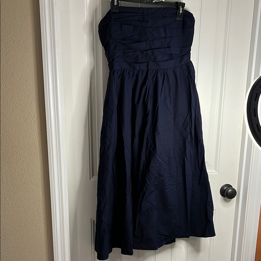 Elegant Banana Republic new with tags Navy Strapless or strap Dress